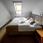 Relax Stork Aparthotel 3*