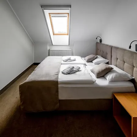 Relax Stork فندق 3*