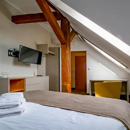 Relax Stork فندق ليدنيس