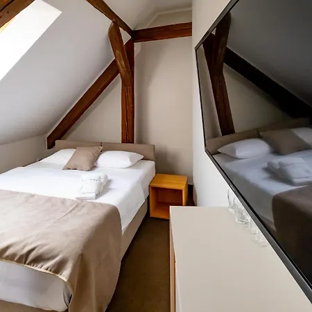 Relax Stork ليدنيس