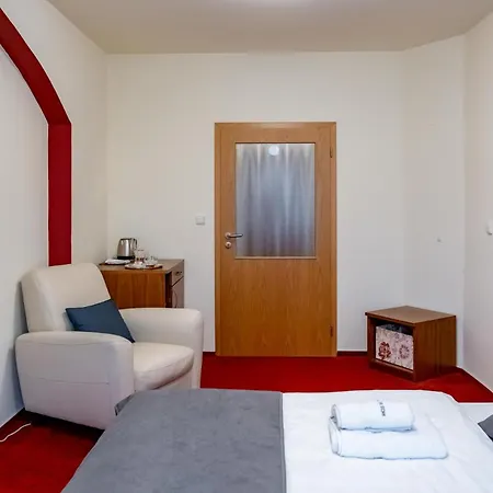 فندق Relax Stork ليدنيس