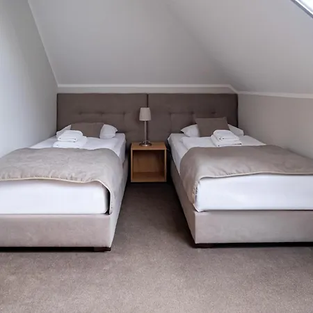 Relax Stork ليدنيس