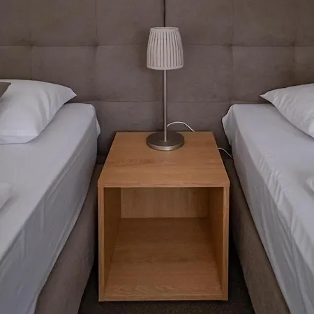 فندق Relax Stork 3*