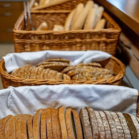 فندق Relax Stork 3*