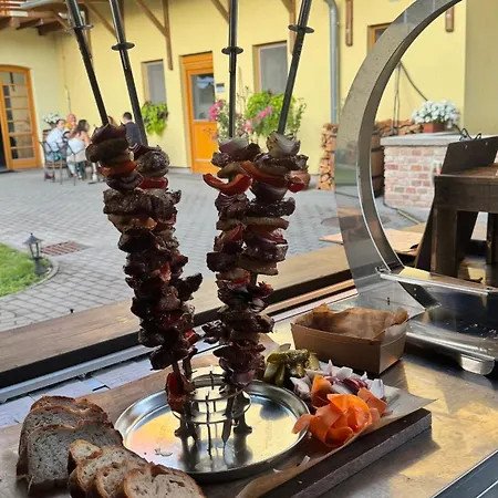 Relax Stork فندق