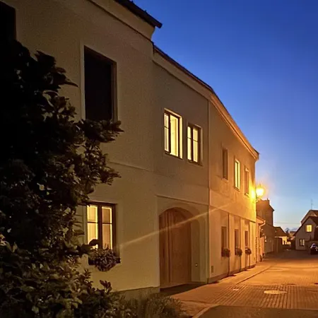 Relax Stork فندق 3*